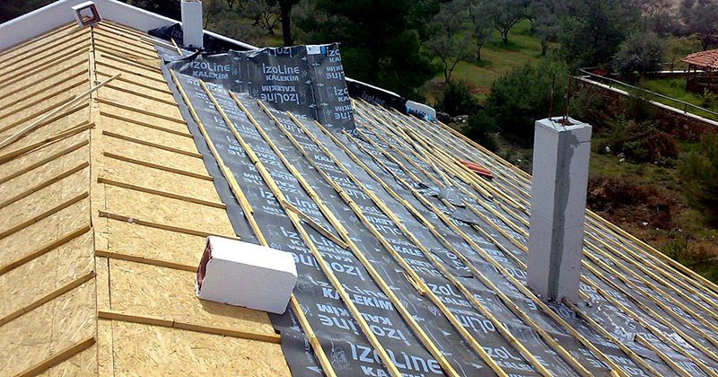 Kahramanlar EPDM Kauçuk Çatı – OSB üzerine serilmiş nefes alan su yalıtım örtüsü ve çıtalama